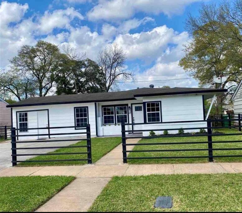 فيلا Cozy House Downtown Houston! المظهر الخارجي الصورة